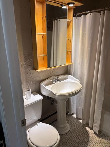 415 Ridgewood Avenue 3, Minneapolis, MN 55403