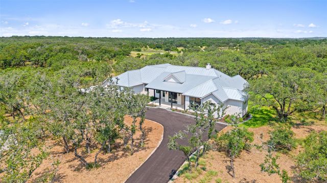 174 Crooked Creek CT, Johnson City, TX 78636