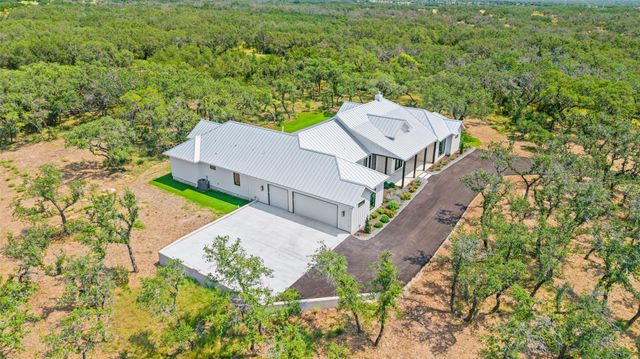 174 Crooked Creek CT, Johnson City, TX 78636