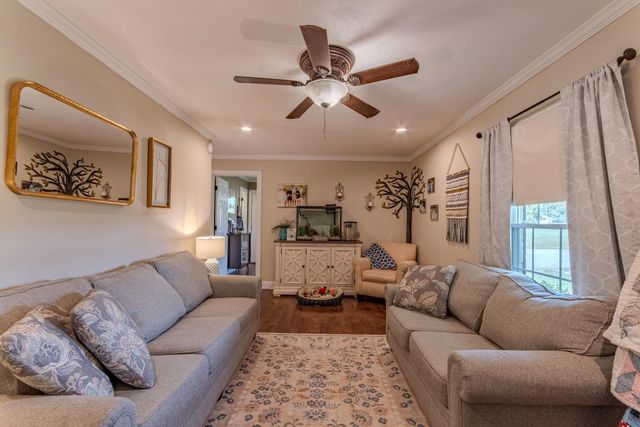 1157 GILCHRIST STANTONVILLE RD, Adamsville, TN 38310