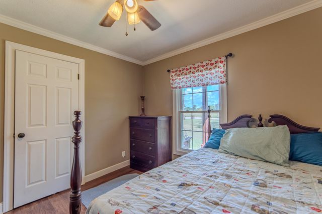 1157 GILCHRIST STANTONVILLE RD, Adamsville, TN 38310