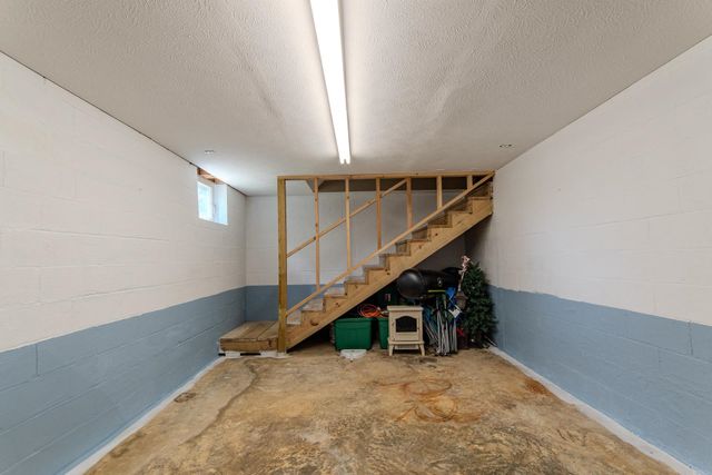 1157 GILCHRIST STANTONVILLE RD, Adamsville, TN 38310
