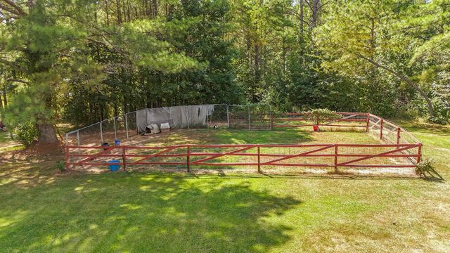1157 GILCHRIST STANTONVILLE RD, Adamsville, TN 38310