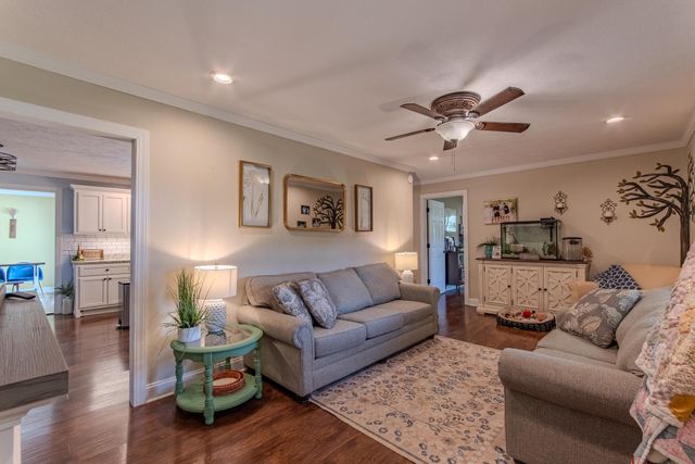 1157 GILCHRIST STANTONVILLE RD, Adamsville, TN 38310