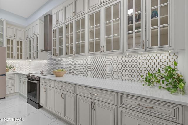 200 Ocean Crest Dr Apt 1111, Palm Coast, FL 32137