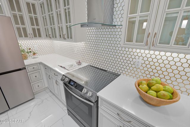 200 Ocean Crest Dr Apt 1111, Palm Coast, FL 32137