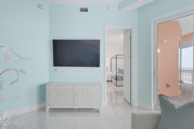 200 Ocean Crest Dr Apt 1111, Palm Coast, FL 32137