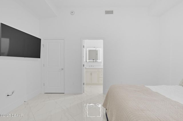 200 Ocean Crest Dr Apt 1111, Palm Coast, FL 32137