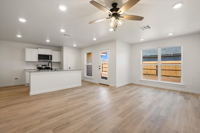 13901 Flint Avenue, Lubbock, TX 79423