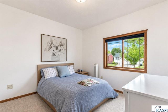 109 Cougar Drive, Mankato, MN 56001