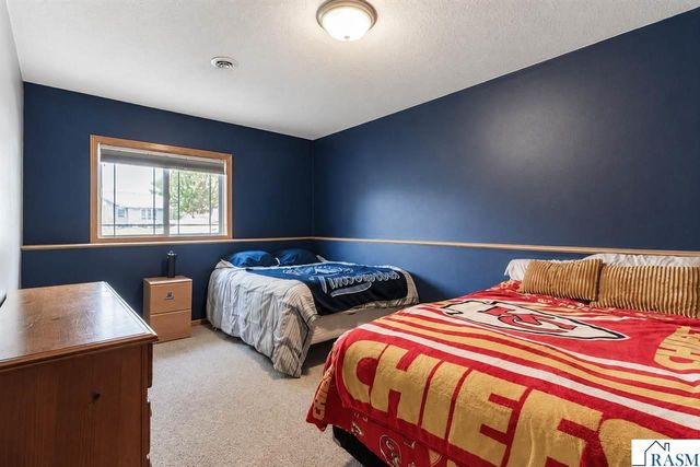 109 Cougar Drive, Mankato, MN 56001