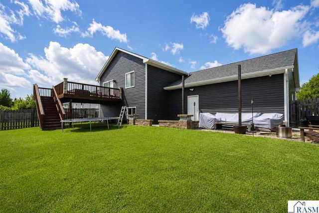 109 Cougar Drive, Mankato, MN 56001