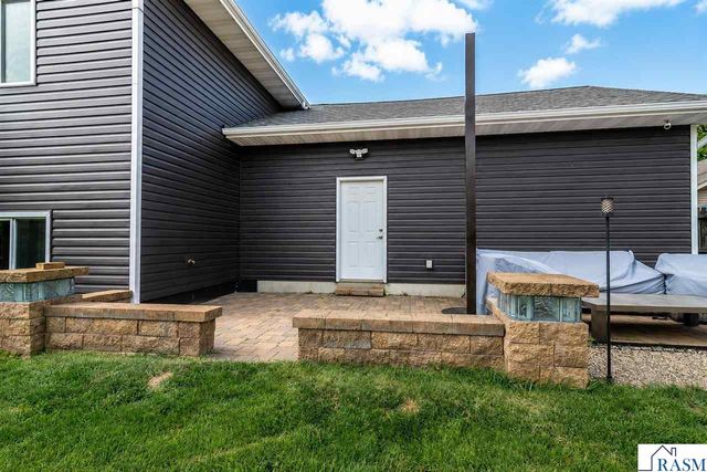 109 Cougar Drive, Mankato, MN 56001