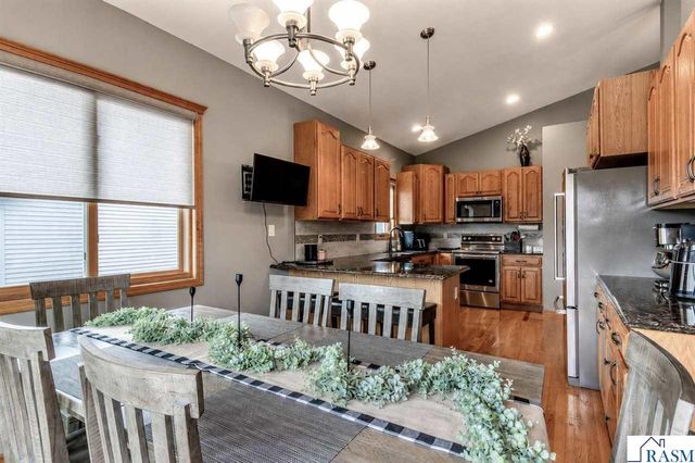 109 Cougar Drive, Mankato, MN 56001