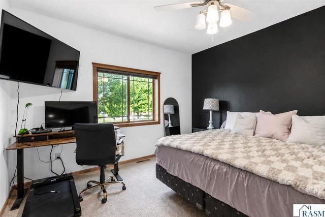 109 Cougar Drive, Mankato, MN 56001
