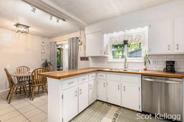 1426 Lewison Avenue Ne, City Of Grand Rapids, MI 49505