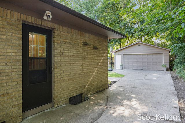 1426 Lewison Avenue Ne, City Of Grand Rapids, MI 49505
