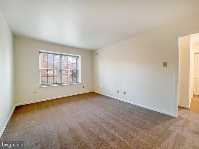 301 HOPKINS CT, Southampton, PA 18966