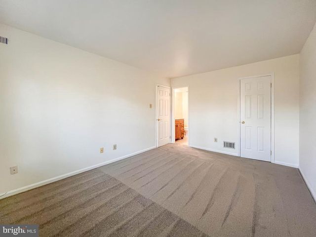 301 HOPKINS CT, Southampton, PA 18966