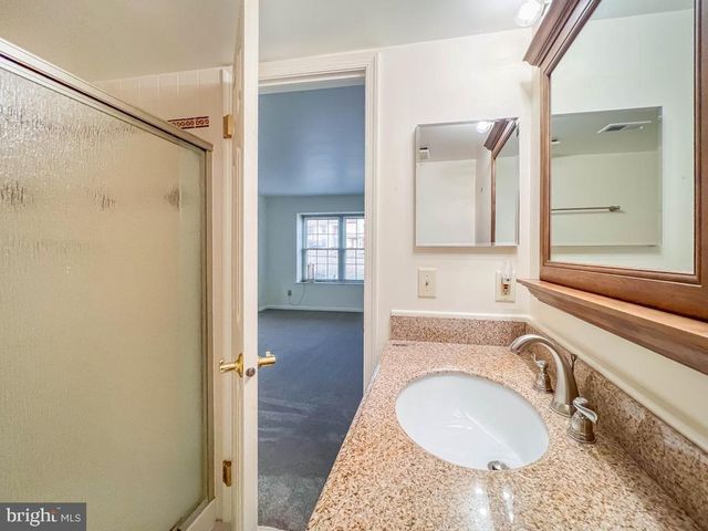 301 HOPKINS CT, Southampton, PA 18966