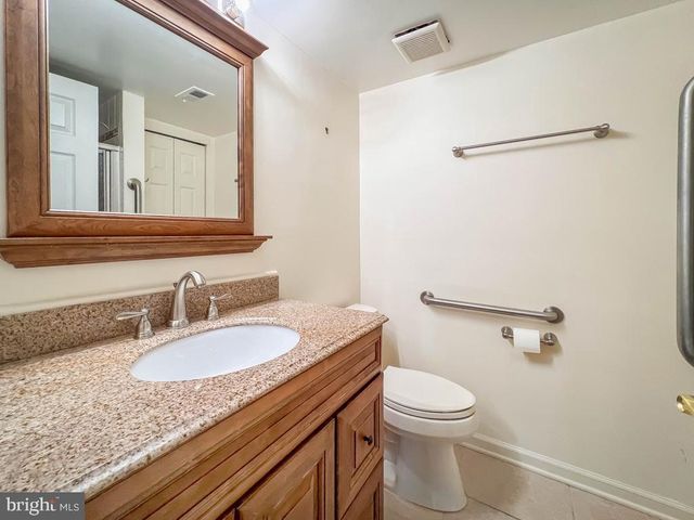 301 HOPKINS CT, Southampton, PA 18966