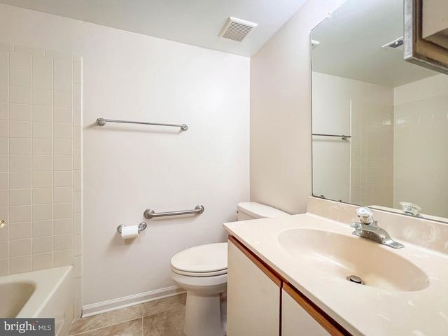 301 HOPKINS CT, Southampton, PA 18966