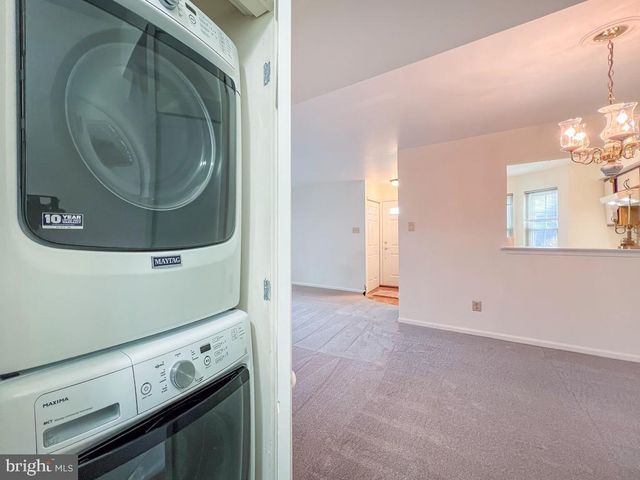 301 HOPKINS CT, Southampton, PA 18966