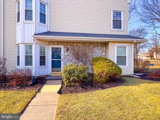 301 HOPKINS CT, Southampton, PA 18966