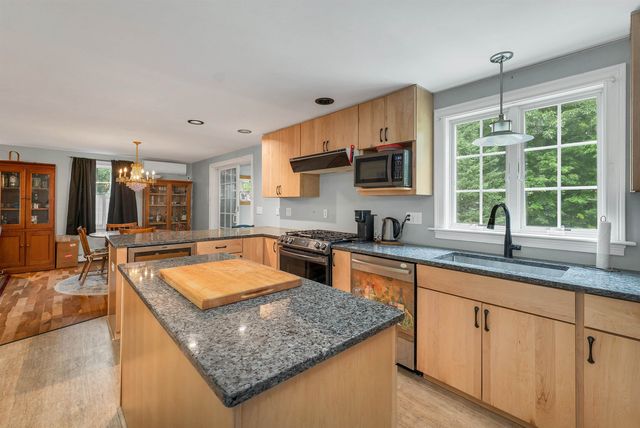 14 Viola Circle, Seabrook, NH 03874