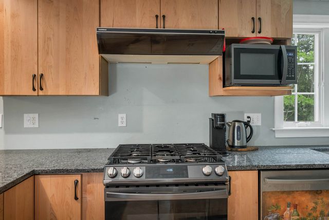 14 Viola Circle, Seabrook, NH 03874
