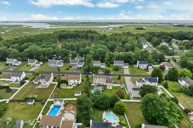 14 Viola Circle, Seabrook, NH 03874