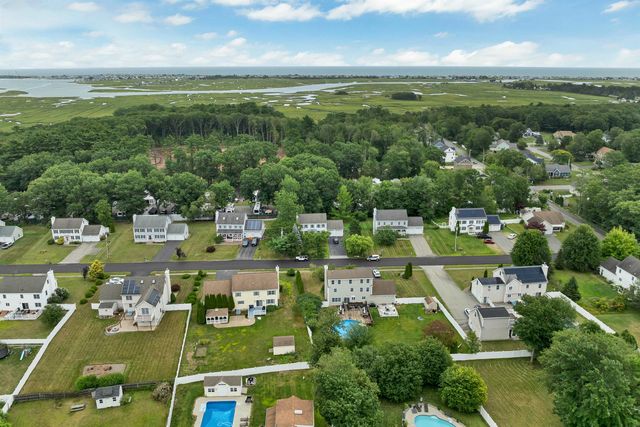 14 Viola Circle, Seabrook, NH 03874