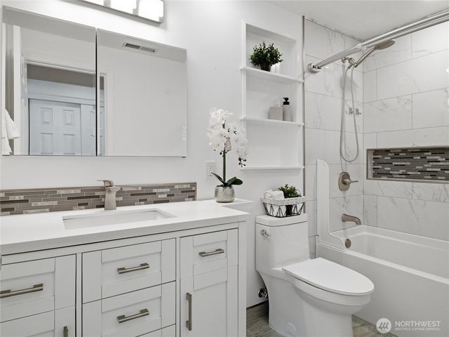 8437 16th Avenue SE, Olympia, WA 98513