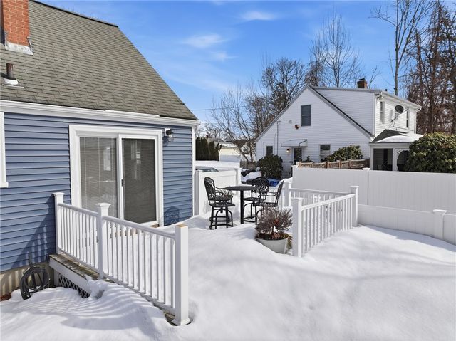 175 Pettaconsett Avenue, Warwick, RI 02888