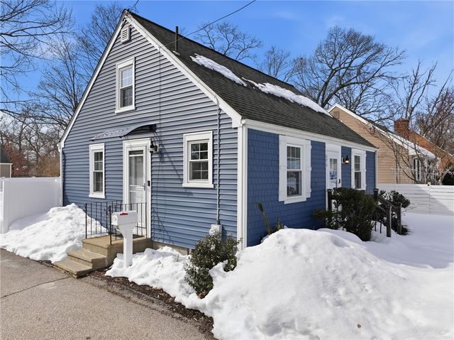 175 Pettaconsett Avenue, Warwick, RI 02888