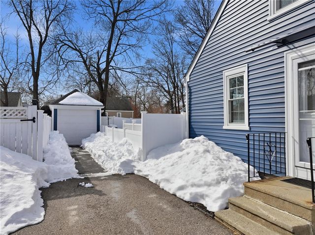 175 Pettaconsett Avenue, Warwick, RI 02888