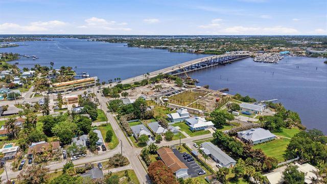 2750 SW Cornell Avenue, Palm City, FL 34990