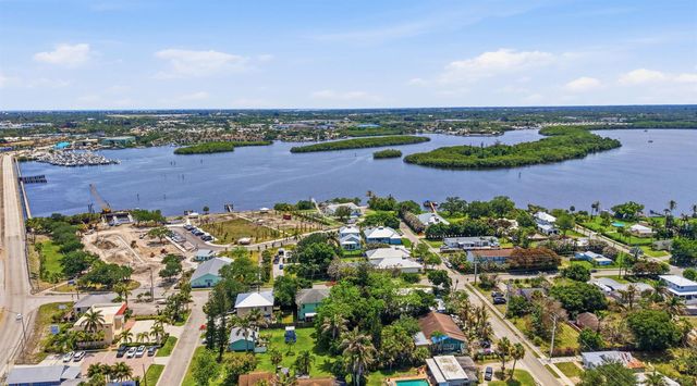 2750 SW Cornell Avenue, Palm City, FL 34990