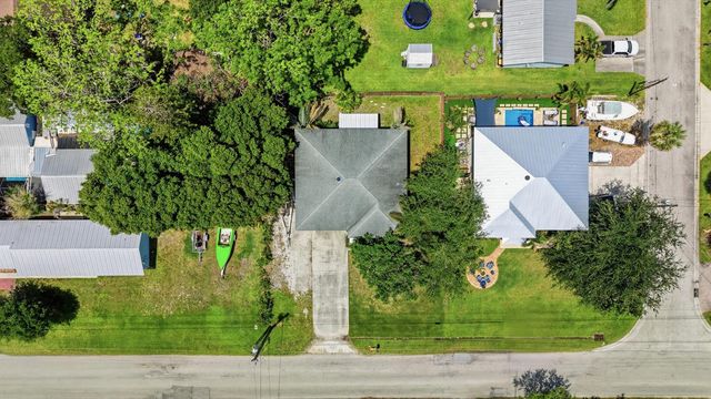 2750 SW Cornell Avenue, Palm City, FL 34990