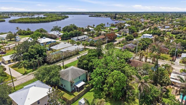 2750 SW Cornell Avenue, Palm City, FL 34990