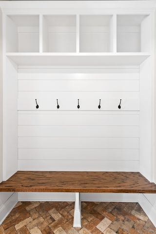 660 N Eagle Street, Naperville, IL 60563