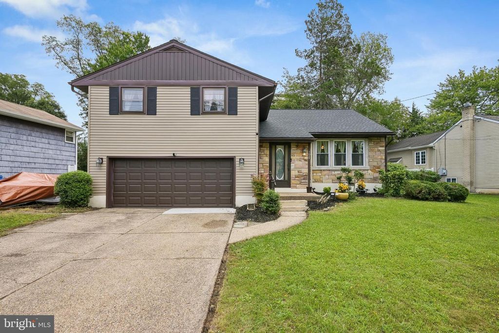 1029 CHELTEN PKWY, CHERRY HILL, NJ 08034 — exterior