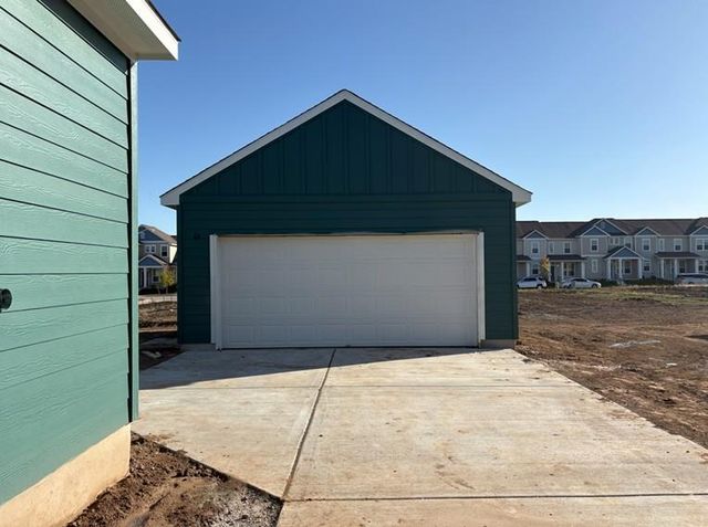 116 Cherry Blossom LN, Taylor, TX 76574