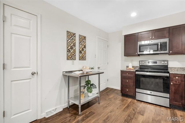 23 Covert Lane, Ellisville, MO 63021