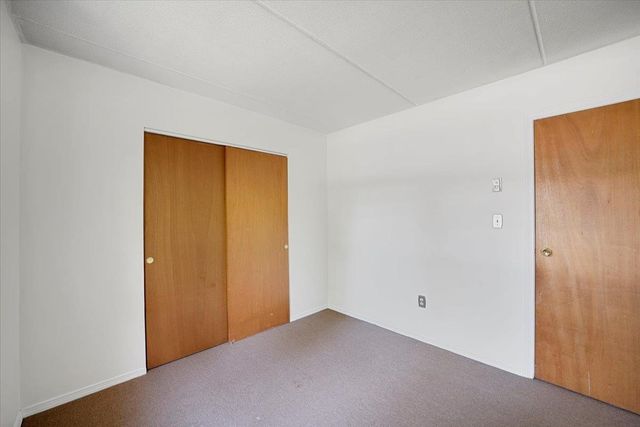 125 Kennedy Dr Apt 35, South Burlington, VT 05403