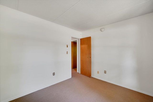 125 Kennedy Dr Apt 35, South Burlington, VT 05403