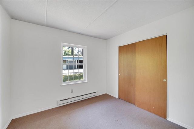 125 Kennedy Dr Apt 35, South Burlington, VT 05403
