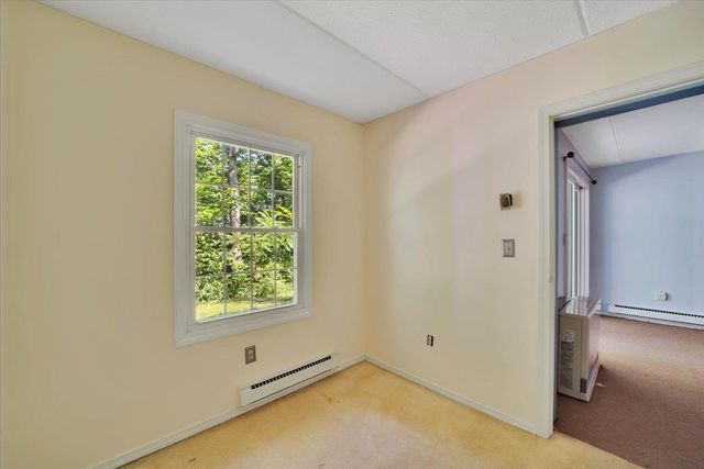 125 Kennedy Dr Apt 35, South Burlington, VT 05403