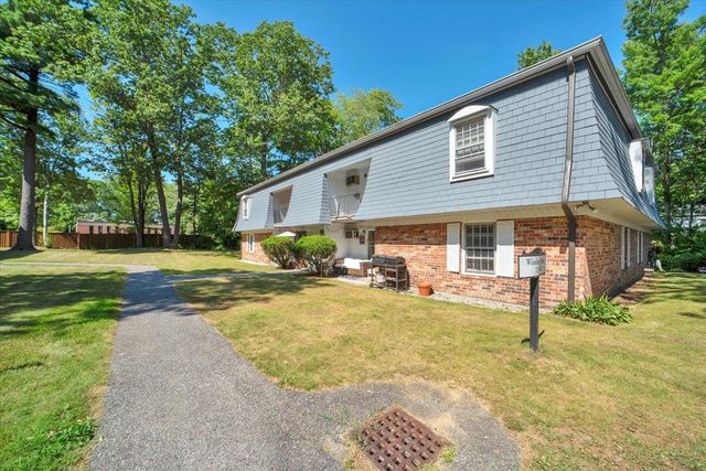 125 Kennedy Dr Apt 35, South Burlington, VT 05403