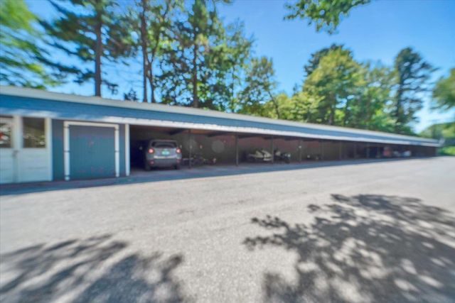 125 Kennedy Dr Apt 35, South Burlington, VT 05403